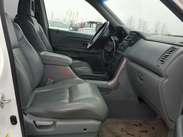 5FNYF18505B064572 - 2005 HONDA PILOT EXL WHITE photo 5