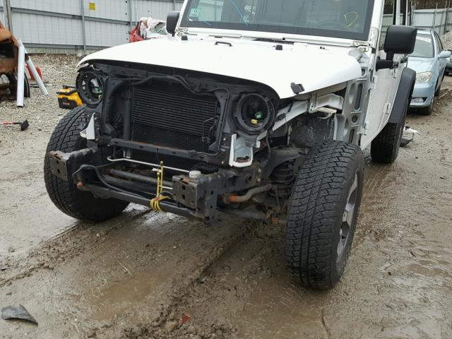 1C4BJWDG7DL678927 - 2013 JEEP WRANGLER U WHITE photo 9