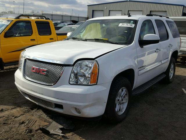 1GKFK13087R249324 - 2007 GMC YUKON WHITE photo 2