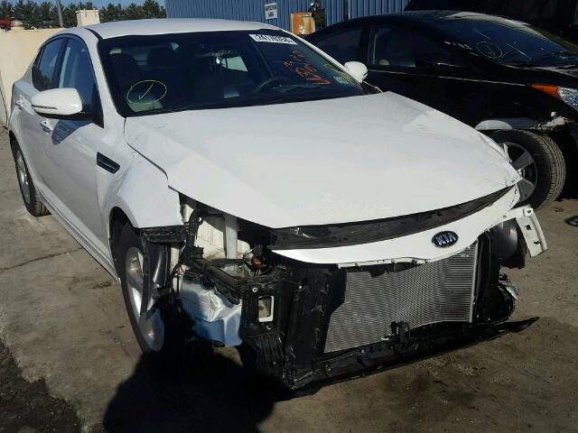 KNAGM4A76F5559325 - 2015 KIA OPTIMA LX WHITE photo 1