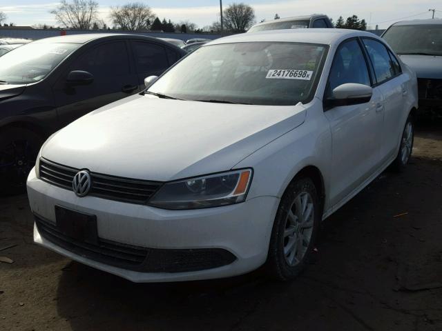 3VWDX7AJ0BM013499 - 2011 VOLKSWAGEN JETTA SE WHITE photo 2