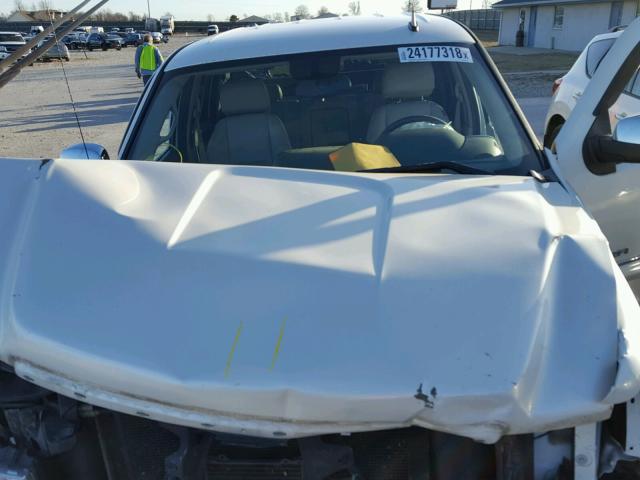 3GTP2VE36BG244145 - 2011 GMC SIERRA K15 WHITE photo 7