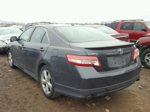 4T1BF3EK9BU120518 - 2011 TOYOTA CAMRY BASE GRAY photo 3