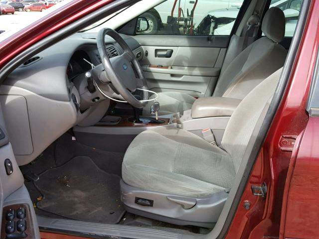 1FAFP56U06A157307 - 2006 FORD TAURUS SEL MAROON photo 5