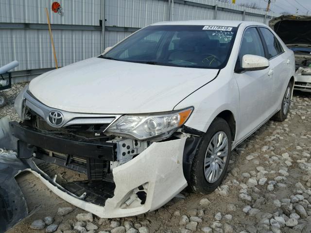 4T1BF1FKXCU182756 - 2012 TOYOTA CAMRY BASE WHITE photo 2