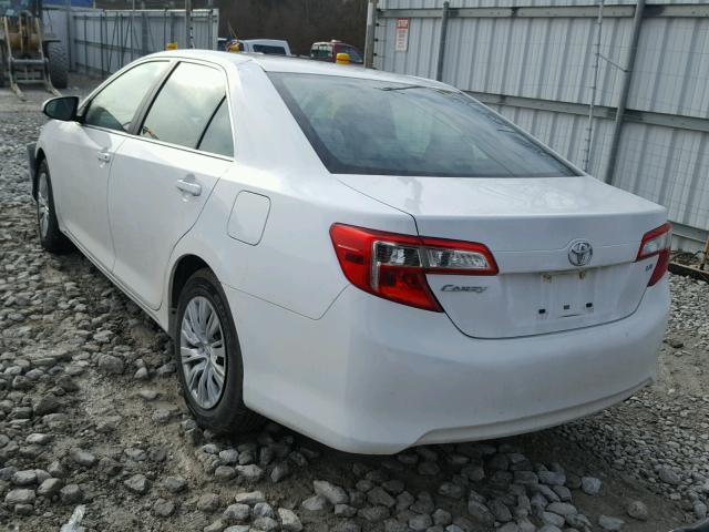 4T1BF1FKXCU182756 - 2012 TOYOTA CAMRY BASE WHITE photo 3