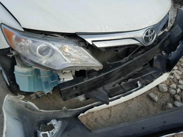 4T1BF1FKXCU182756 - 2012 TOYOTA CAMRY BASE WHITE photo 9