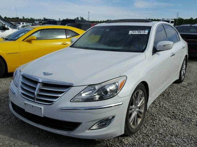 KMHGC4DD9CU196913 - 2012 HYUNDAI GENESIS 3. WHITE photo 2