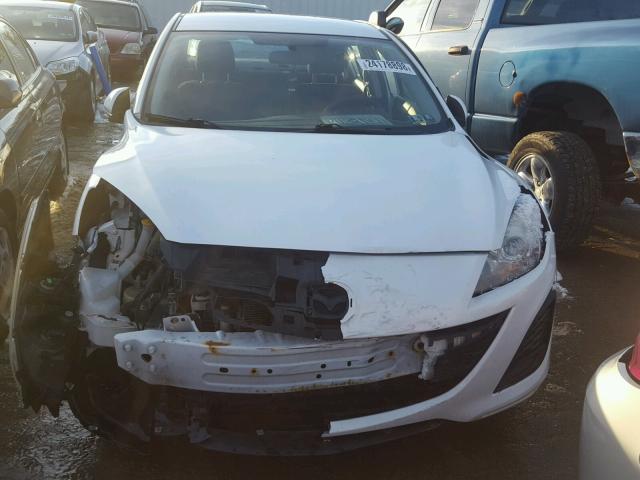 JM1BL1SF5A1246660 - 2010 MAZDA 3 I WHITE photo 9