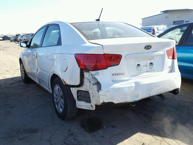 KNAFU4A22B5455649 - 2011 KIA FORTE EX WHITE photo 3