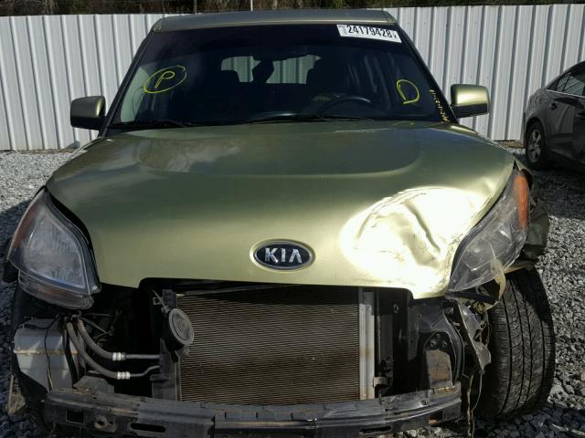 KNDJT2A27B7197699 - 2011 KIA SOUL + GREEN photo 9