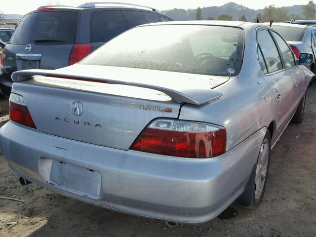 19UUA56972A010802 - 2002 ACURA 3.2TL TYPE SILVER photo 4