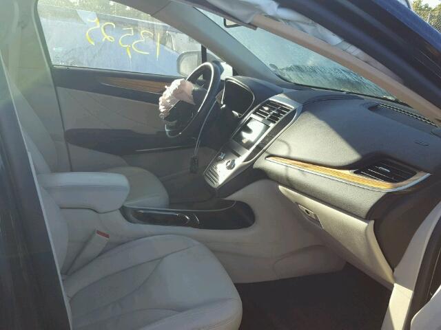 5LMCJ2C90GUJ30324 - 2016 LINCOLN MKC SELECT ლურჯი ფოტო 5