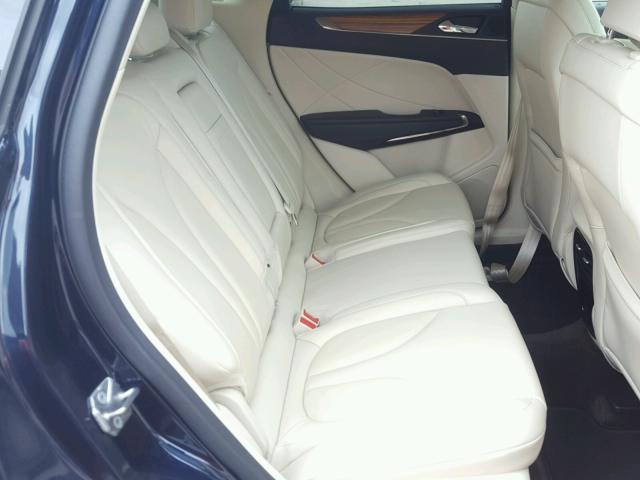 5LMCJ2C90GUJ30324 - 2016 LINCOLN MKC SELECT ლურჯი ფოტო 6