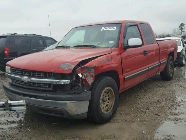 2GCEC19T2Y1387263 - 2000 CHEVROLET SILVERADO RED photo 2