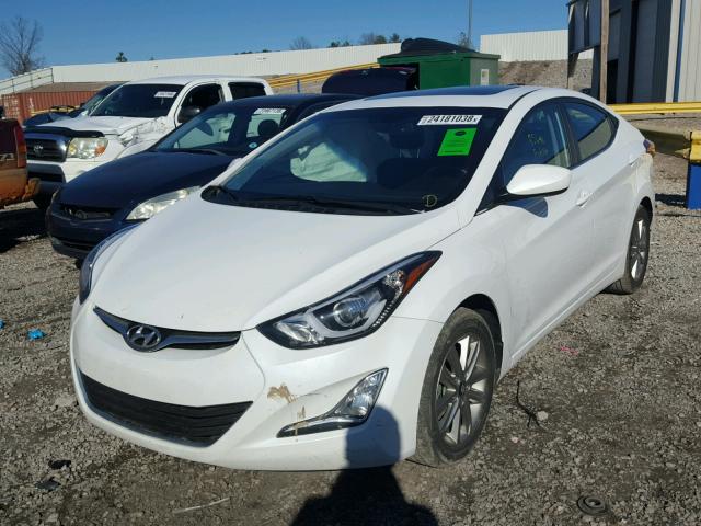 5NPDH4AE2FH583131 - 2015 HYUNDAI ELANTRA SE WHITE photo 2