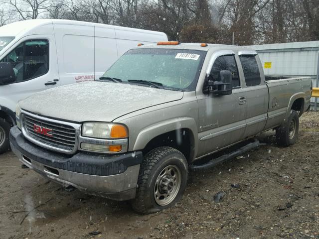 1GTHC29G62E168270 - 2002 GMC SIERRA C25 BEIGE photo 2