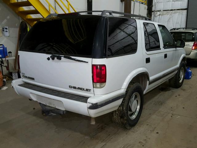 1GNDT13W4T2115232 - 1996 CHEVROLET BLAZER WHITE photo 4