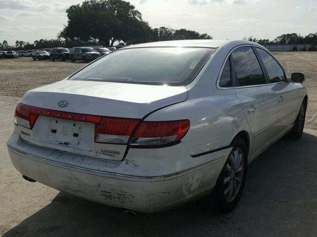 KMHFC46F76A081520 - 2006 HYUNDAI AZERA SE WHITE photo 4