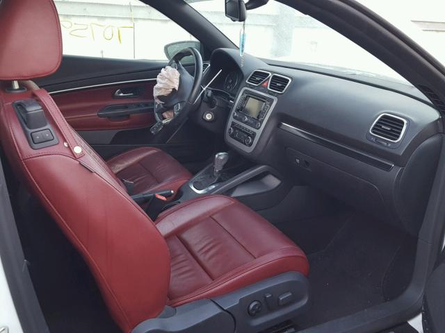 WVWFW7AHXCV021371 - 2012 VOLKSWAGEN EOS LUX Biały zdjęcie 5