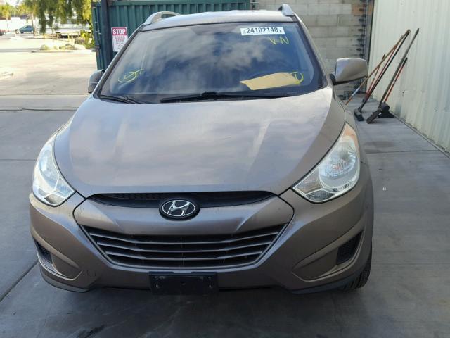 KM8JU3AC6BU205607 - 2011 HYUNDAI TUCSON GLS BROWN photo 9