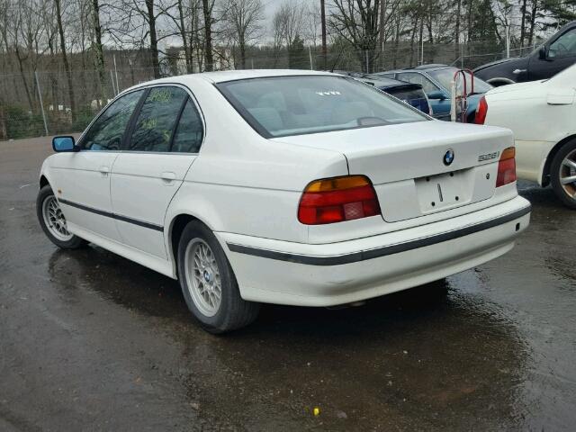 WBADM6340YGU13334 - 2000 BMW 528 I AUTO WHITE photo 3