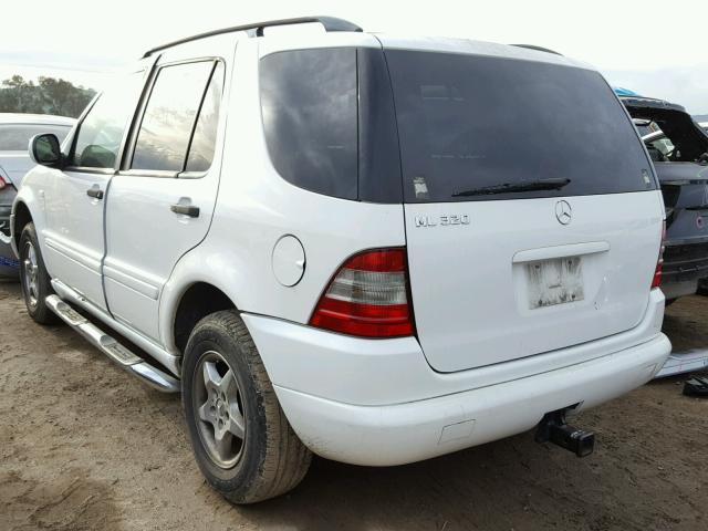 4JGAB54E9YA168075 - 2000 MERCEDES-BENZ ML 320 WHITE photo 3