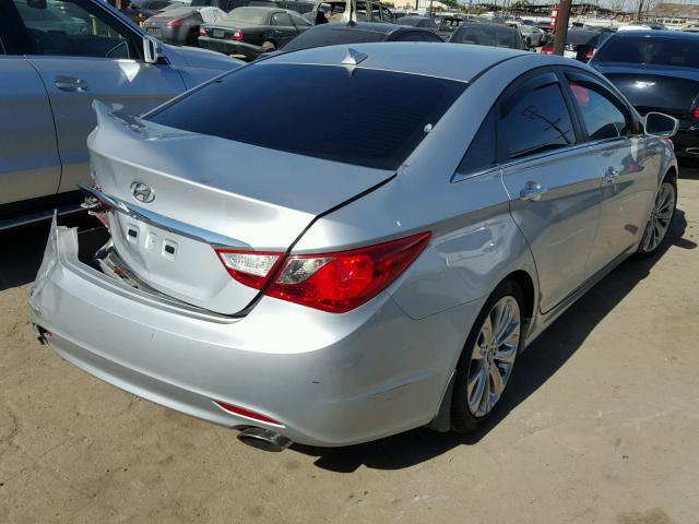 5NPEC4AC2DH777267 - 2013 HYUNDAI SONATA SE SILVER photo 4