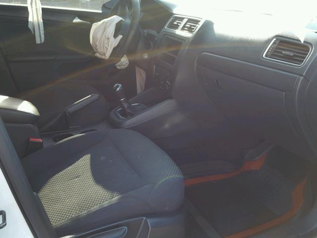 3VW1K7AJ6DM286385 - 2013 VOLKSWAGEN JETTA BASE თეთრი ფოტო 5