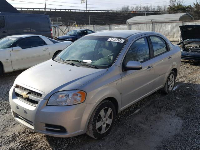 KL1TD56628B141864 - 2008 CHEVROLET AVEO BASE SILVER photo 2