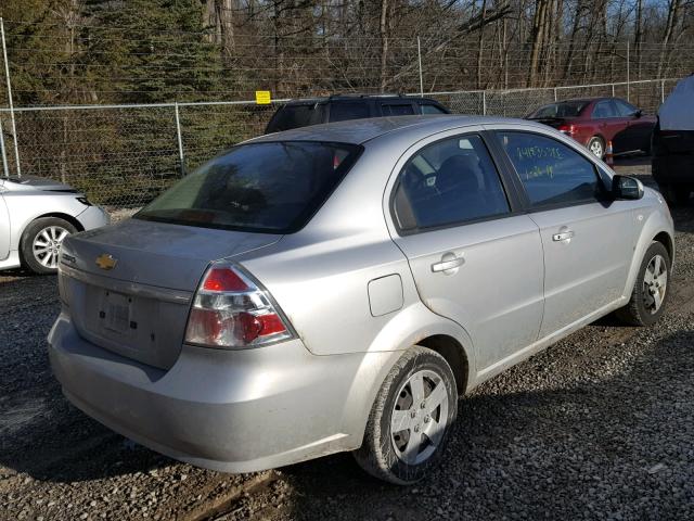 KL1TD56628B141864 - 2008 CHEVROLET AVEO BASE SILVER photo 4