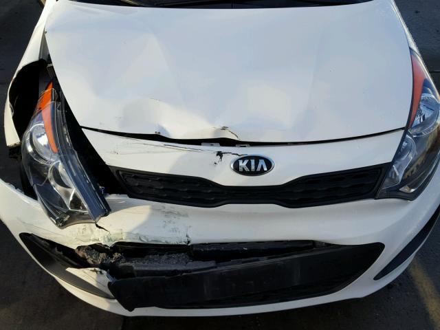 KNADM5A3XD6245660 - 2013 KIA RIO LX Սպիտակ լուսանկար 7
