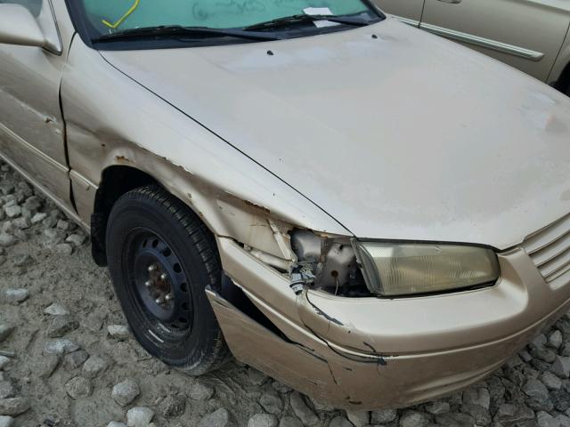 4T1BG22K0XU585059 - 1999 TOYOTA CAMRY CE TAN photo 9