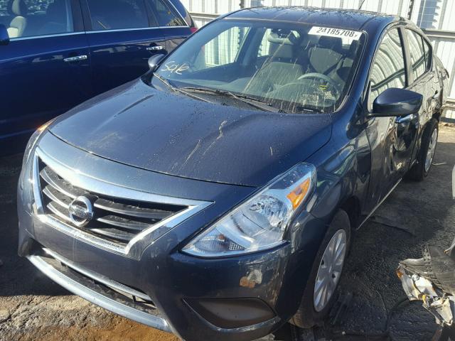 3N1CN7AP6HL896793 - 2017 NISSAN VERSA S GRAY photo 2