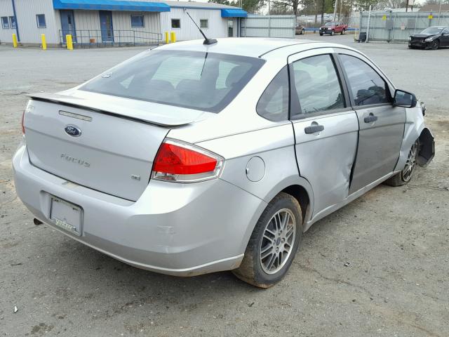 1FAHP3FN1BW124478 - 2011 FORD FOCUS SE SILVER photo 4