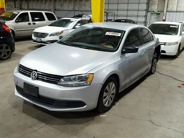 3VW2K7AJ2DM309763 - 2013 VOLKSWAGEN JETTA BASE 银色 照片 2