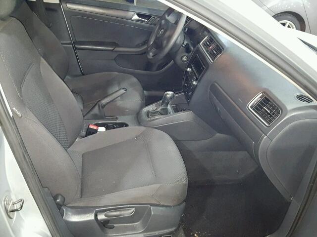 3VW2K7AJ2DM309763 - 2013 VOLKSWAGEN JETTA BASE 银色 照片 5