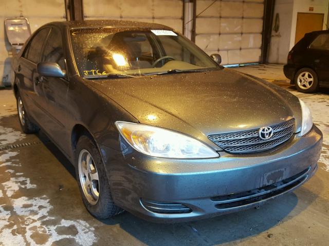 JTDBE32K240267320 - 2004 TOYOTA CAMRY LE GREEN photo 1