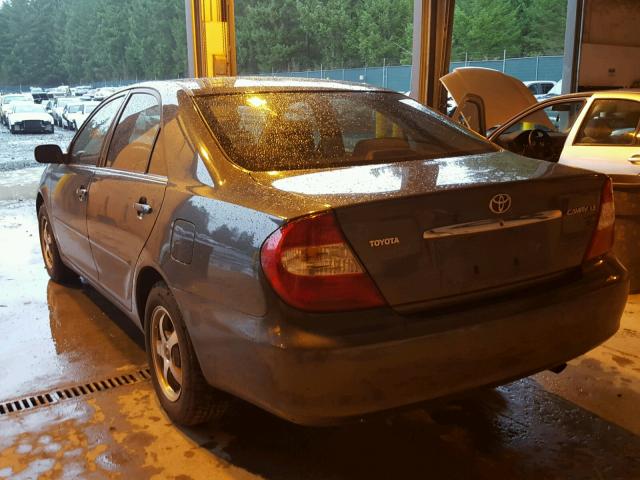 JTDBE32K240267320 - 2004 TOYOTA CAMRY LE GREEN photo 3