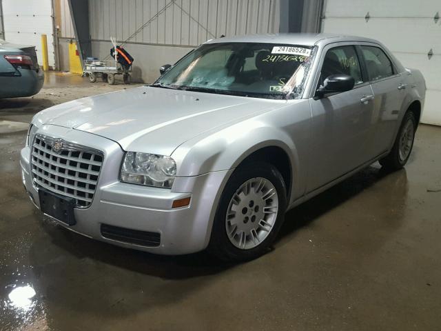 2C3KA43R57H806403 - 2007 CHRYSLER 300 SILVER photo 2