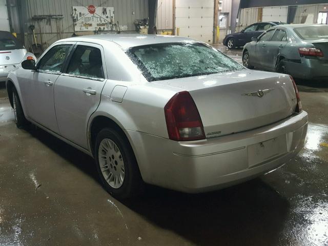 2C3KA43R57H806403 - 2007 CHRYSLER 300 SILVER photo 3