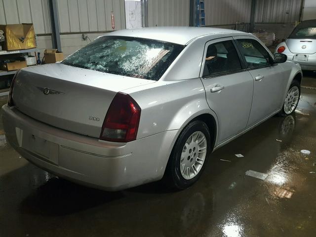 2C3KA43R57H806403 - 2007 CHRYSLER 300 SILVER photo 4