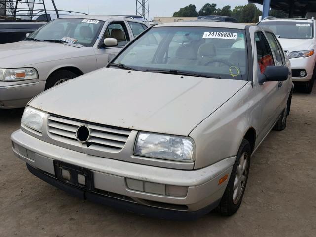 3VWSB81HXWM116878 - 1998 VOLKSWAGEN JETTA GLS SILVER photo 2