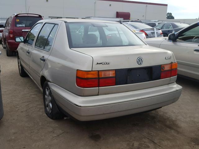 3VWSB81HXWM116878 - 1998 VOLKSWAGEN JETTA GLS SILVER photo 3