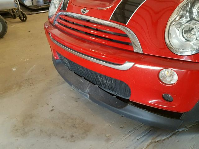 WMWRE33526TN28189 - 2006 MINI COOPER S RED photo 9