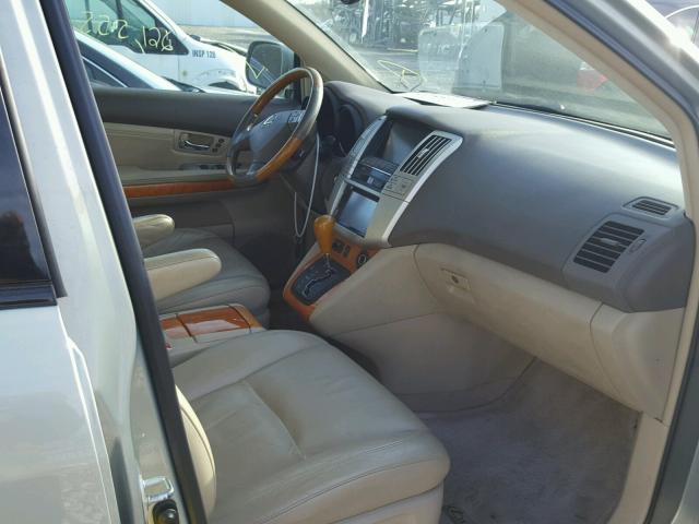 2T2HA31U55C086059 - 2005 LEXUS RX 330 SILVER photo 5