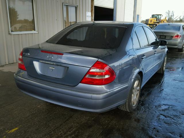 WDBUF65J54A506572 - 2004 MERCEDES-BENZ E 320 BLUE photo 4