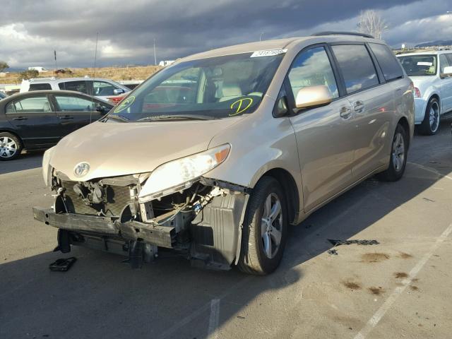 5TDKK3DC9BS001818 - 2011 TOYOTA SIENNA LE GOLD photo 2