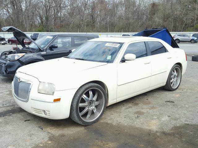 2C3JA53G65H152864 - 2005 CHRYSLER 300 TOURIN CREAM photo 9