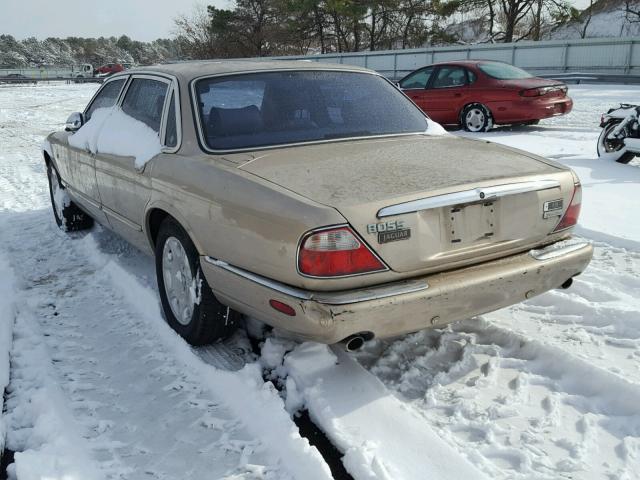 SAJDA14C23LF59307 - 2003 JAGUAR XJ8 GOLD photo 3